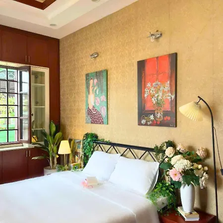 A Home - Ho Tay, Phong Lon, Ban Cong